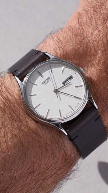 うさあ Seiko SQ Quartz 5Y23-8A11 A4 Day/Date White Roman Dial