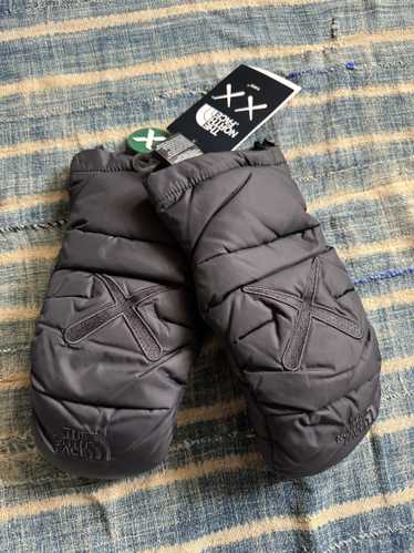 The north face kaws - Gem