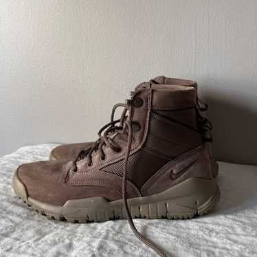 美品 NIKE SFB 6 NSW LEATHER 25 US7 KHAKI Nike SFB 6 Leather NSW Oatmeal Linen - Sneaker Bar Detroit