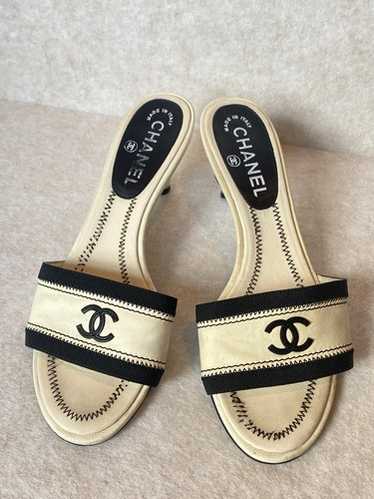 靴 Vintage Chanel CC Logo Sandals 38 1/2 Vintage Chanel CC Logo Sandals 38 1/2