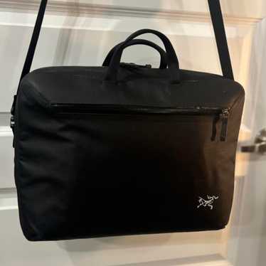 【新品未開封】ARC'TERYX GRANVILLE SHOULDER BAG ARC'TERYX Shoulder Bag GRANVILLE SHOULDER BAG x000006316