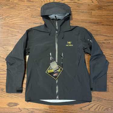 Arc'teryx Alpha SV DarkMagic Lサイズ　美品 Alpha SVのDark Magicカラーって、サイズ感はBeta LTと似てる