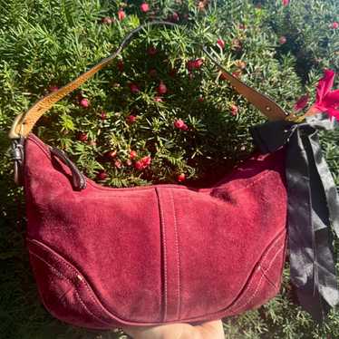 バッグ Coach Signature Soho Shoulder Bag Suede Vintage Coach Soho Shoulder Bag Buckle Flap Leather and Dark