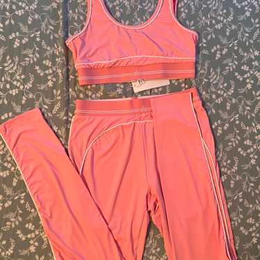 AloyogaサーモンピンクセットアップヨガウェアサイズXS AloyogaサーモンピンクセットアップヨガウェアサイズXS Pink alo