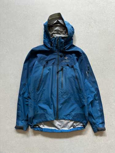 Arc'teryx Alpha SV DarkMagic Lサイズ　美品 Alpha SVのDark Magicカラーって、サイズ感はBeta LTと似てる