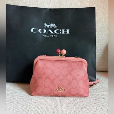 Coach kiss lock mini Bag rare Pink★ Coach kiss lock mini Bag rare Pink☆ Rare Coach Pink Suede