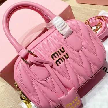 バッグ 00s MIU MIU HAND BAG MINI PINK GOLD Miu Miu Pink Bag | TikTok