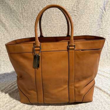 バッグ Coach Bleecker Legacy Tote Bag Leather COACH Bleecker Legacy Leather Weekend Tote in Orange | Lyst