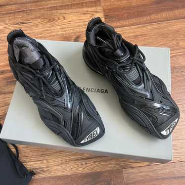 ジャケット・アウター BALENCIAGA TYREX SNEAKER 43 BALENCIAGA(バレンシアガ) TYREX SNEAKERスニーカー617517