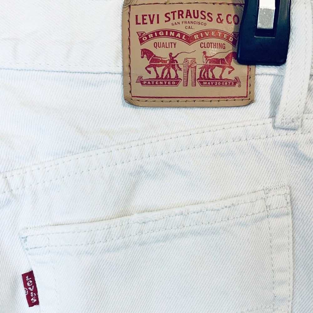 Levi’s Wedgie Icon Fit Distressed Vintage Chalk O… - image 10