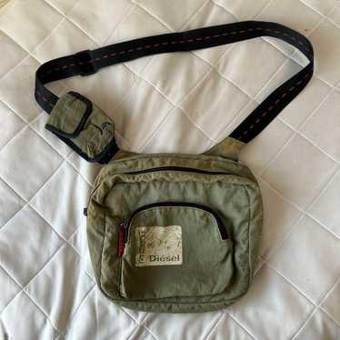 DIESEL Y2K shoulder bag archive カモフラ Diesel Men Olive Green Archive Shoulder Bag Y2K Crescent
