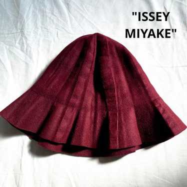 Issey miyake hat - Gem