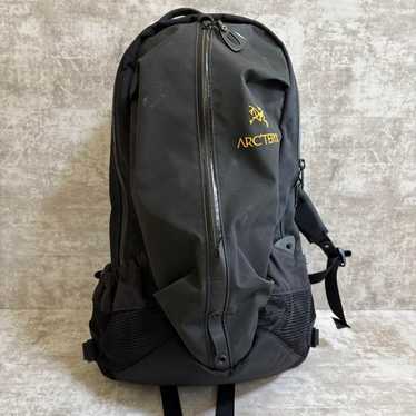 【美品 正規】Arc'teryx ARRO 22 BACKPACK ブラック Arc'teryx - BLACK ARRO 22 BACKPACK – LE LABO STORE