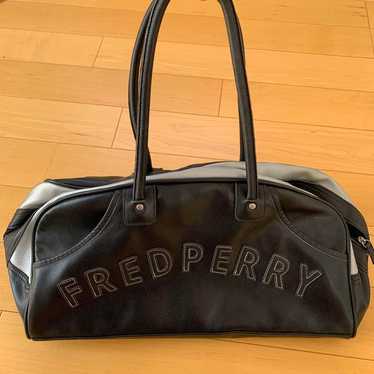 バッグ FRED PERRY 90s PU Leather Boston Bag Fred Perry 90s PU Leather Boston Bag