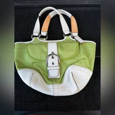 Vintage green coach - Gem