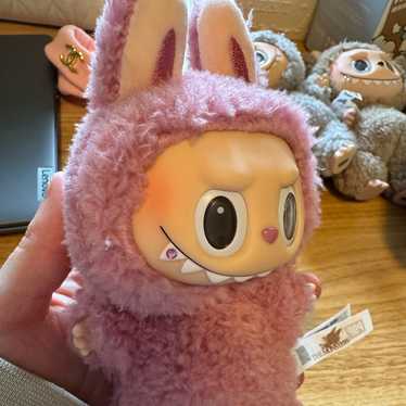 LABUBU マカロン Lychee Berry MACARO Lychee Berry - Authentic POP MART Labubu Exciting Macaron