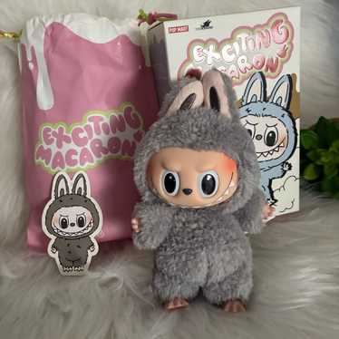 Labubu macaron sesame bean - Gem