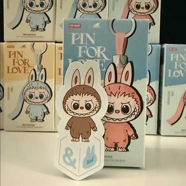【okkundes】LABUBU PIN FOR LOVE R M Pop mart labubu pin - Gem