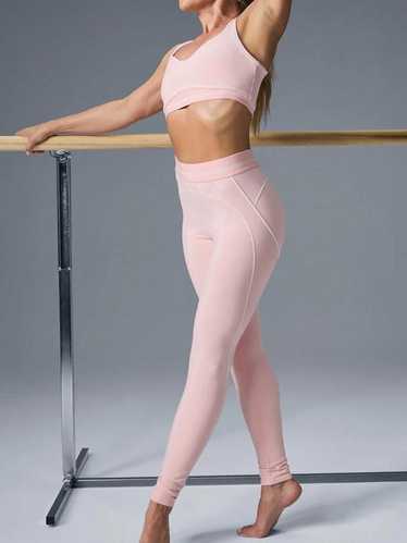 【新品未使用タグ付き‼️】alo yoga pink XSサイズ $_12.JPG?set_id=880000500F