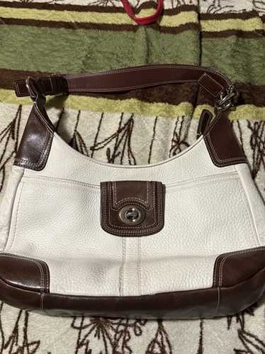 Coach legacy turn lock - Gem