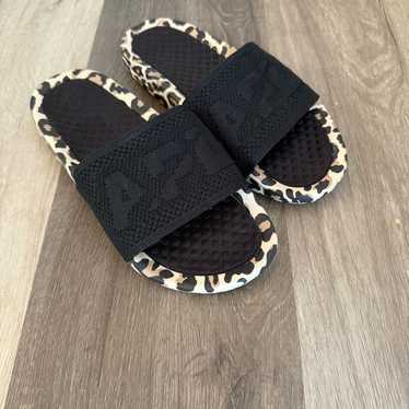 Apl Techloom Leopard Print Slides With Black Acce… - image 1