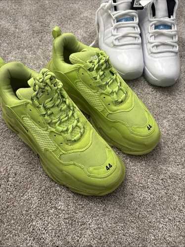 美品★BALENCIAGA トリプルSネオングリーン スニーカー 41 27cm BALENCIAGA バレンシアガ Triple S Trainers トリプルエス
