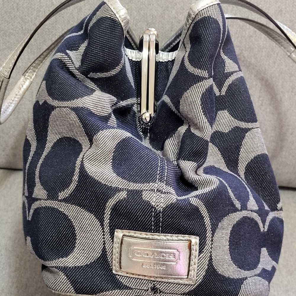 バッグ Coach Denim Signature Hand Bag Kiss-lock SOLD Coach denim kisslock satchel bag with matching wallet