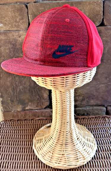 NIKE TRUE Swoosh Red Ball Cap Snapback OSFM Hat B… - image 1