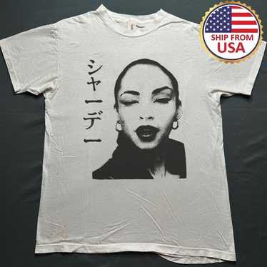 SADE グラフィックTシャツ ホワイト SADE グラフィックTシャツ ホワイト SADE グラフィックTシャツ