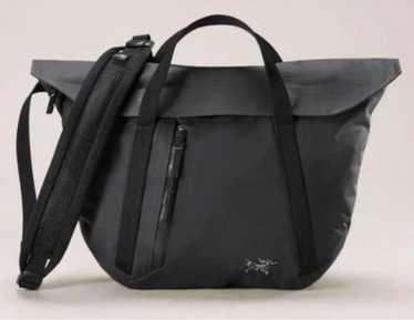 【新品未開封】ARC'TERYX GRANVILLE SHOULDER BAG Arc'Teryx Men Bag Granville Shoulder Bag Limited Edition