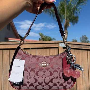 ✨Rare✨Coach Burgundy One-Shoulder Pouch RARE COACH Burgundy Vintage Cashin Convertible BASIC BAG