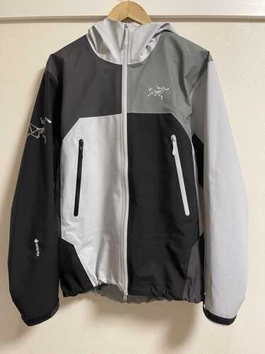 美品　beams購入ARC'TERYX GORE-TEX ジャケット　L 楽天市場】ARC'TERYXアークテリクス×BEAMSビームス 国内正規