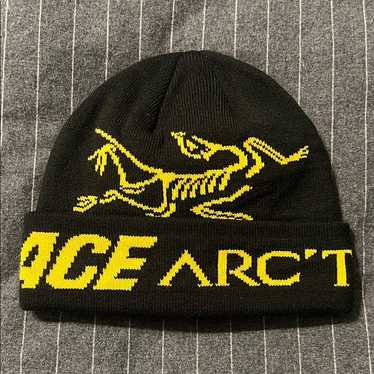 ARC’TERYX　アークテリクス　CLASSIC BEANIE 新品 ARC'TERYX アークテリクス CLASSIC BEANIE TOQUE ロゴ刺繍