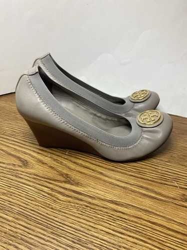 Tory Burch Caroline Elastic Closed Toe Wedge Taup… - image 1