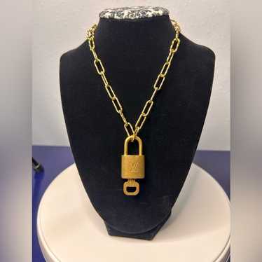 Lv Lock & Key With Chain Number 307 - image 1