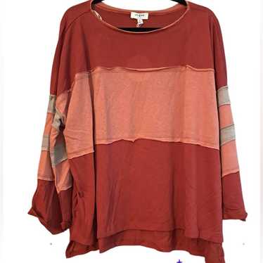 Umgee Size M NWT Oversized Color Block Top NWT - image 1