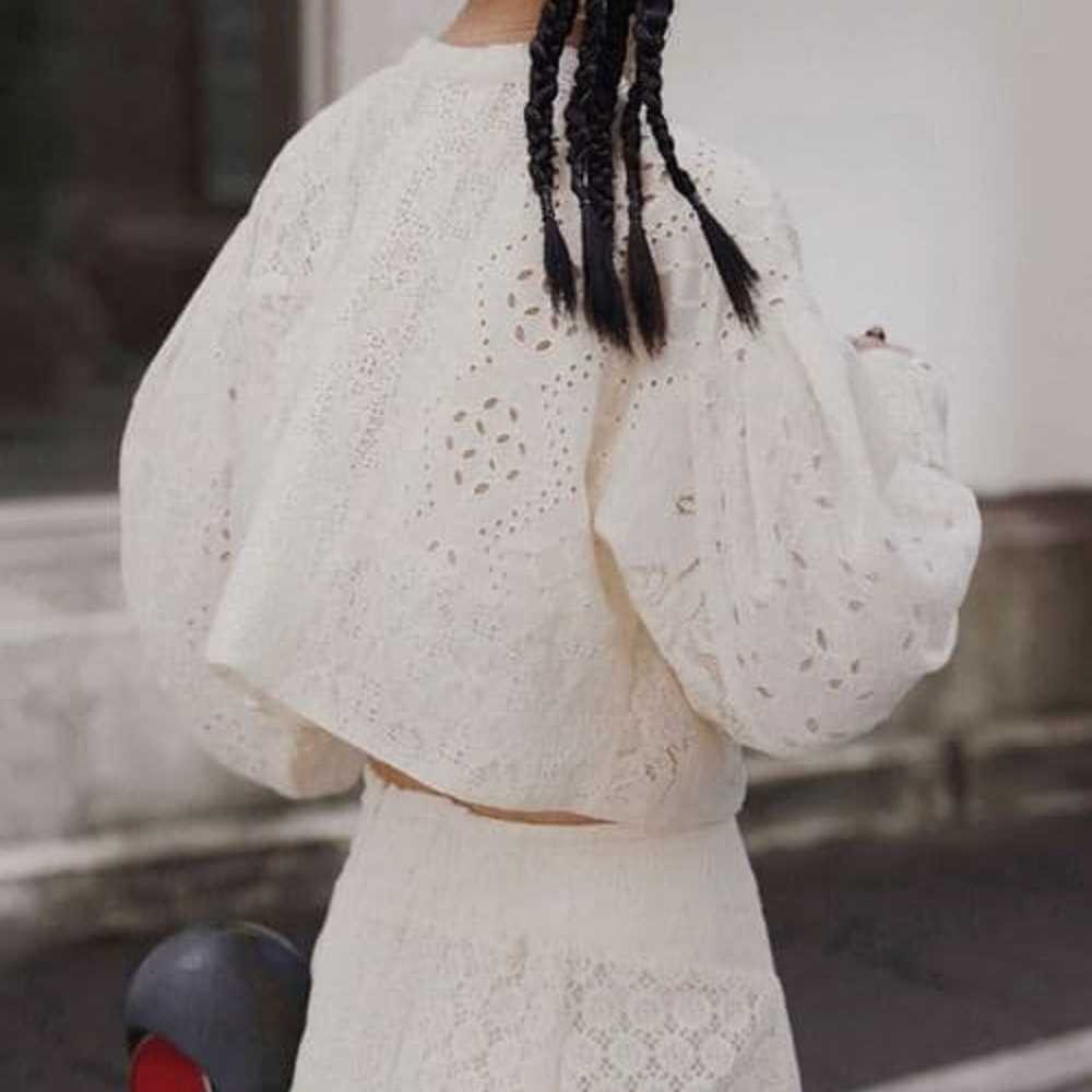 2-WAY PATCHWORK LACE ZIP TOP - Ameri - image 4