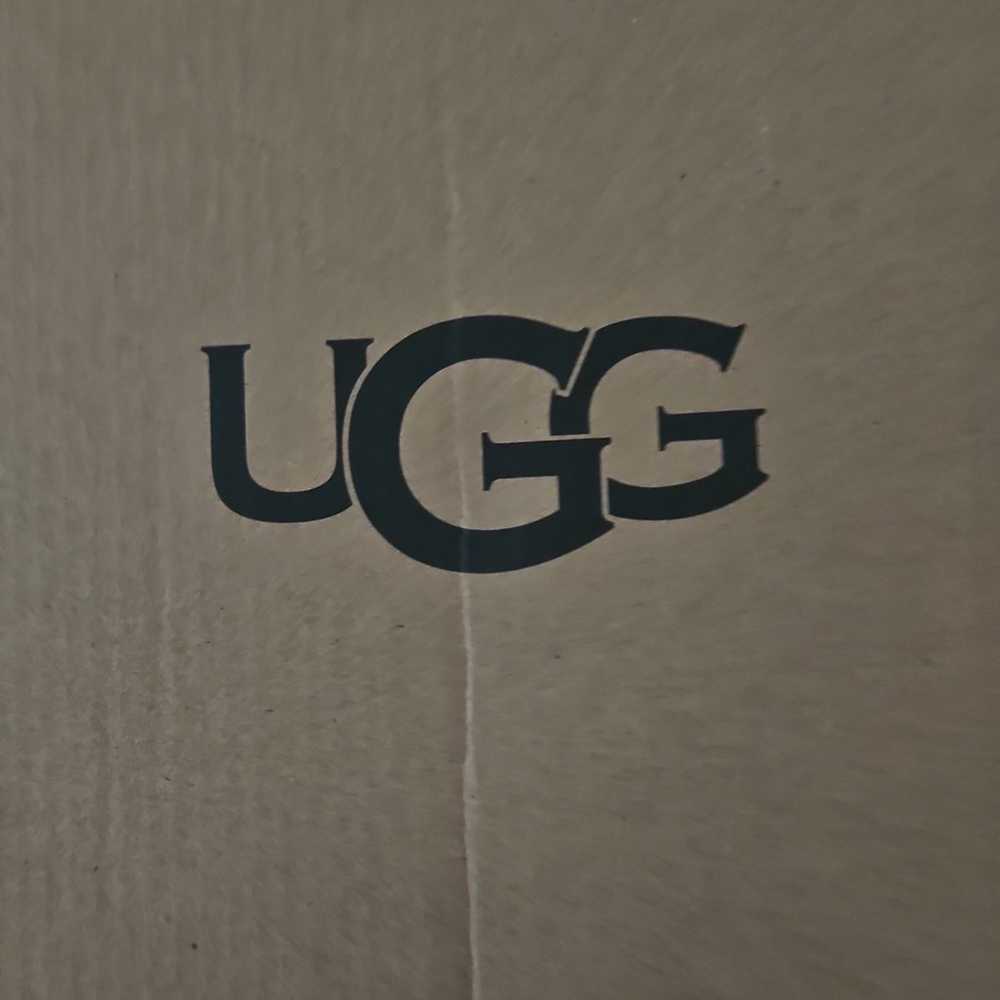 UGG - image 1