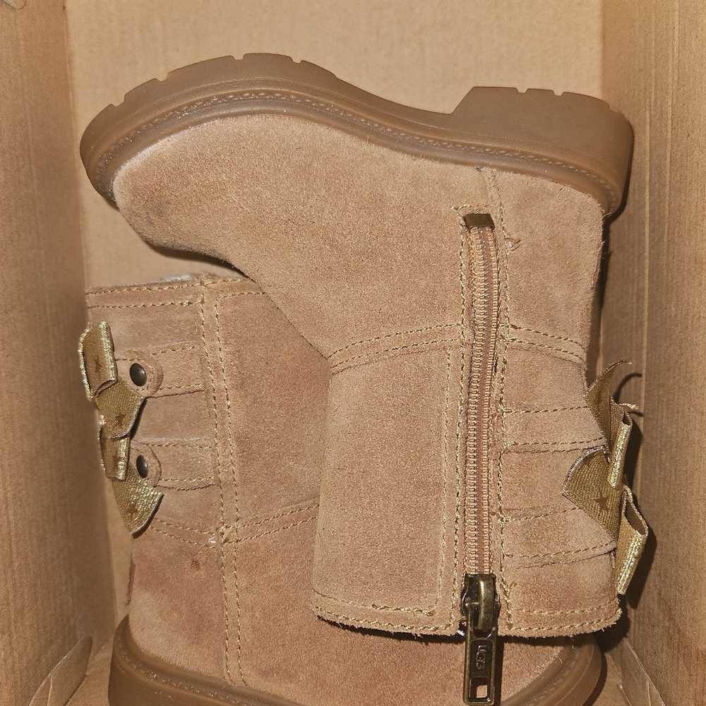 UGG - image 3