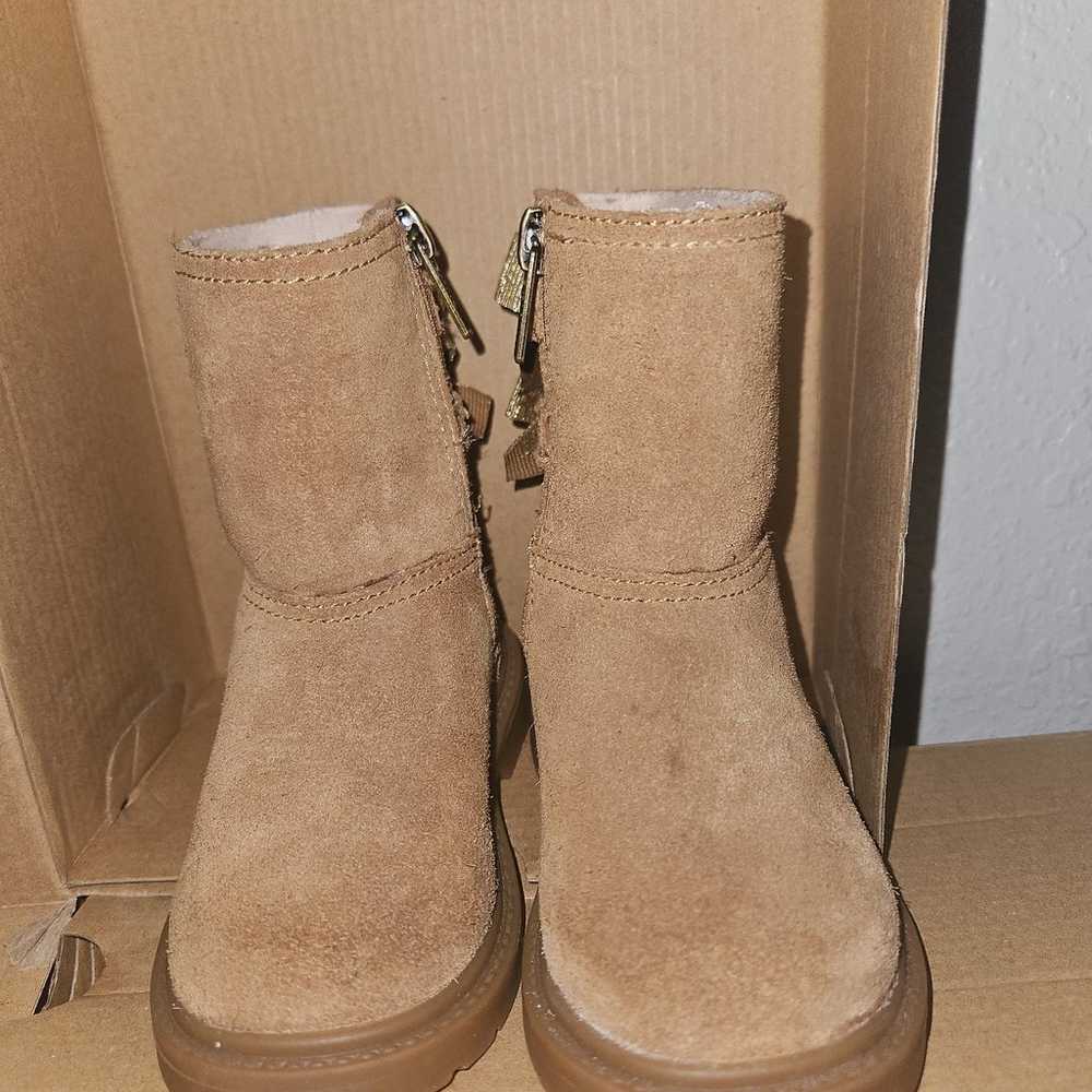UGG - image 4
