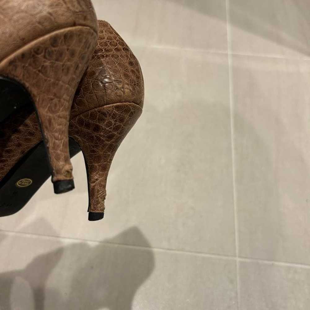 AMERI Heels, Size M - image 3