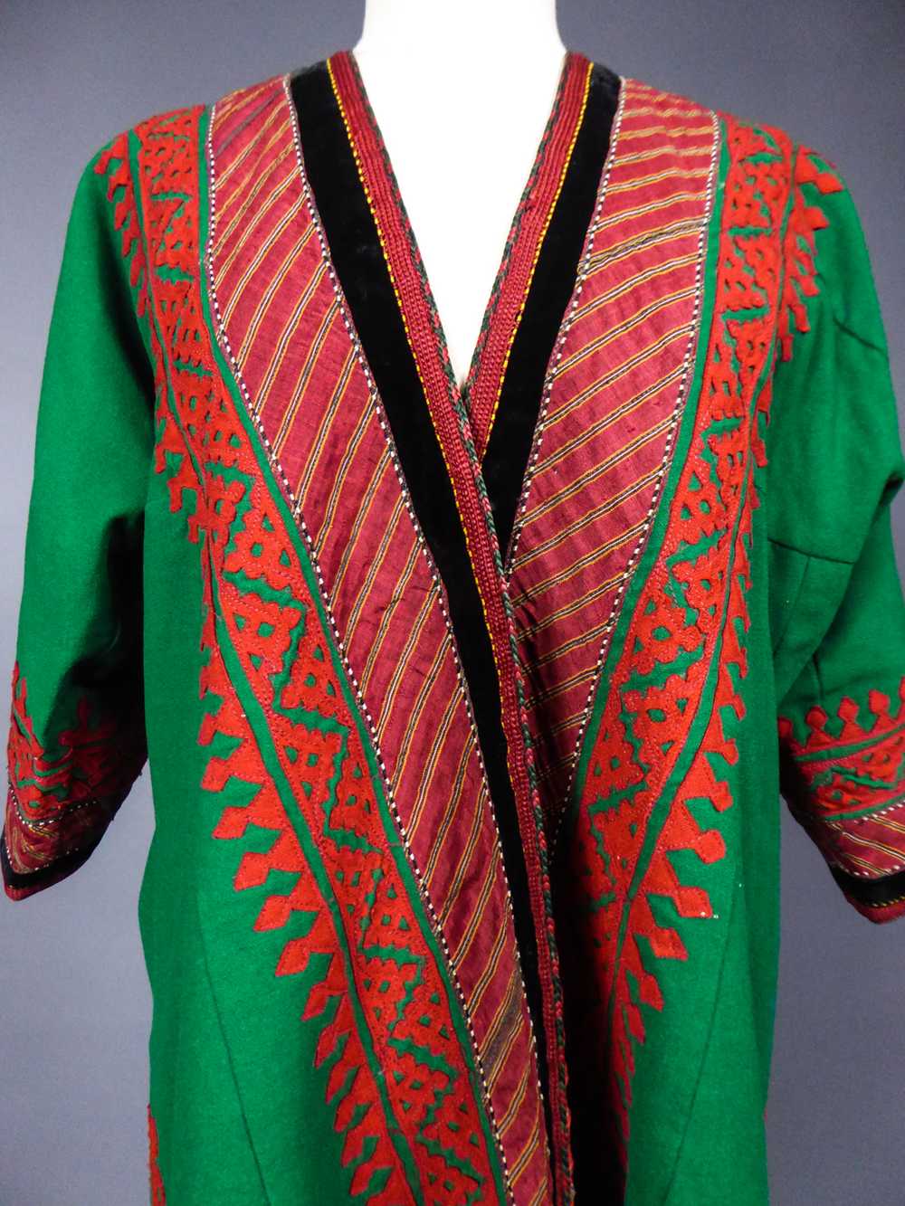 A Kaftan or Coat in Placed Wool - Turkmenistan Ci… - image 3