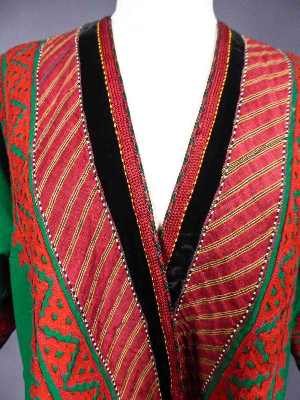 A Kaftan or Coat in Placed Wool - Turkmenistan Ci… - image 4
