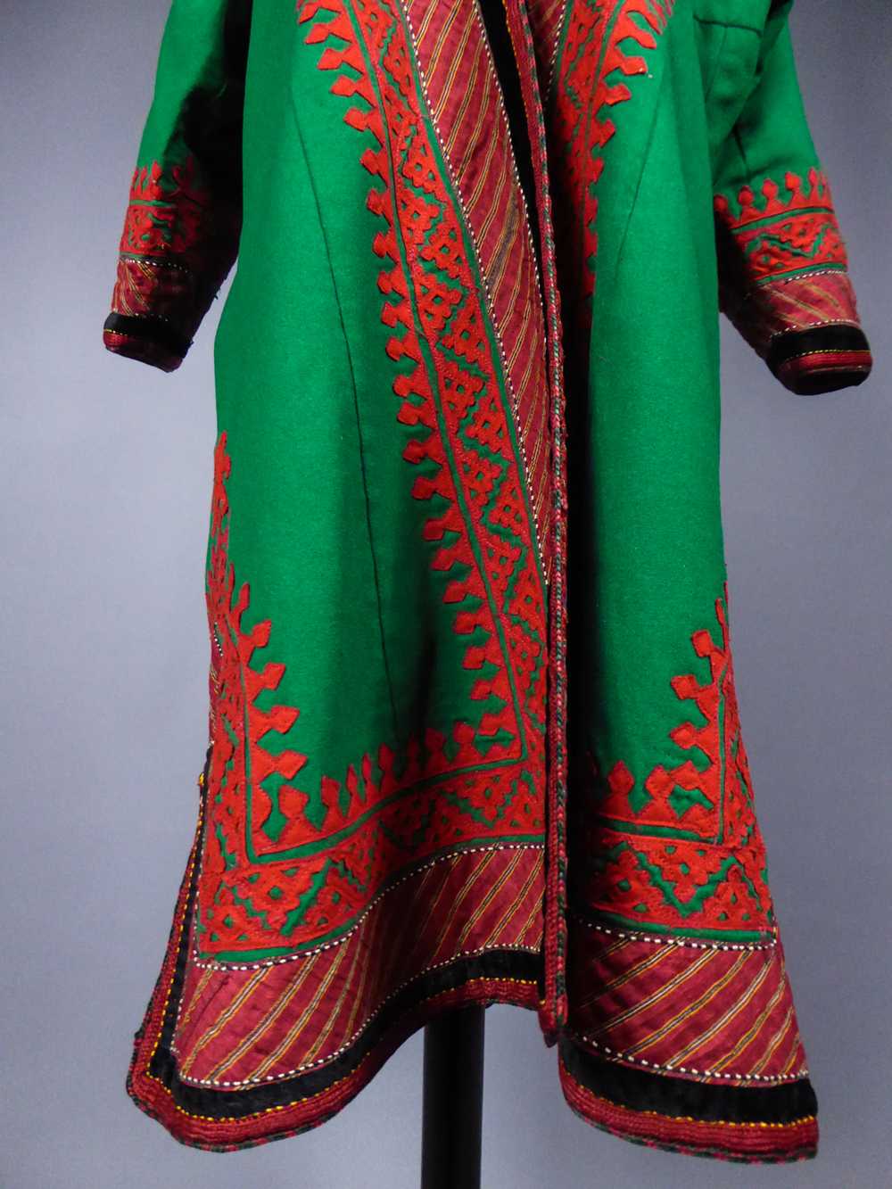 A Kaftan or Coat in Placed Wool - Turkmenistan Ci… - image 5