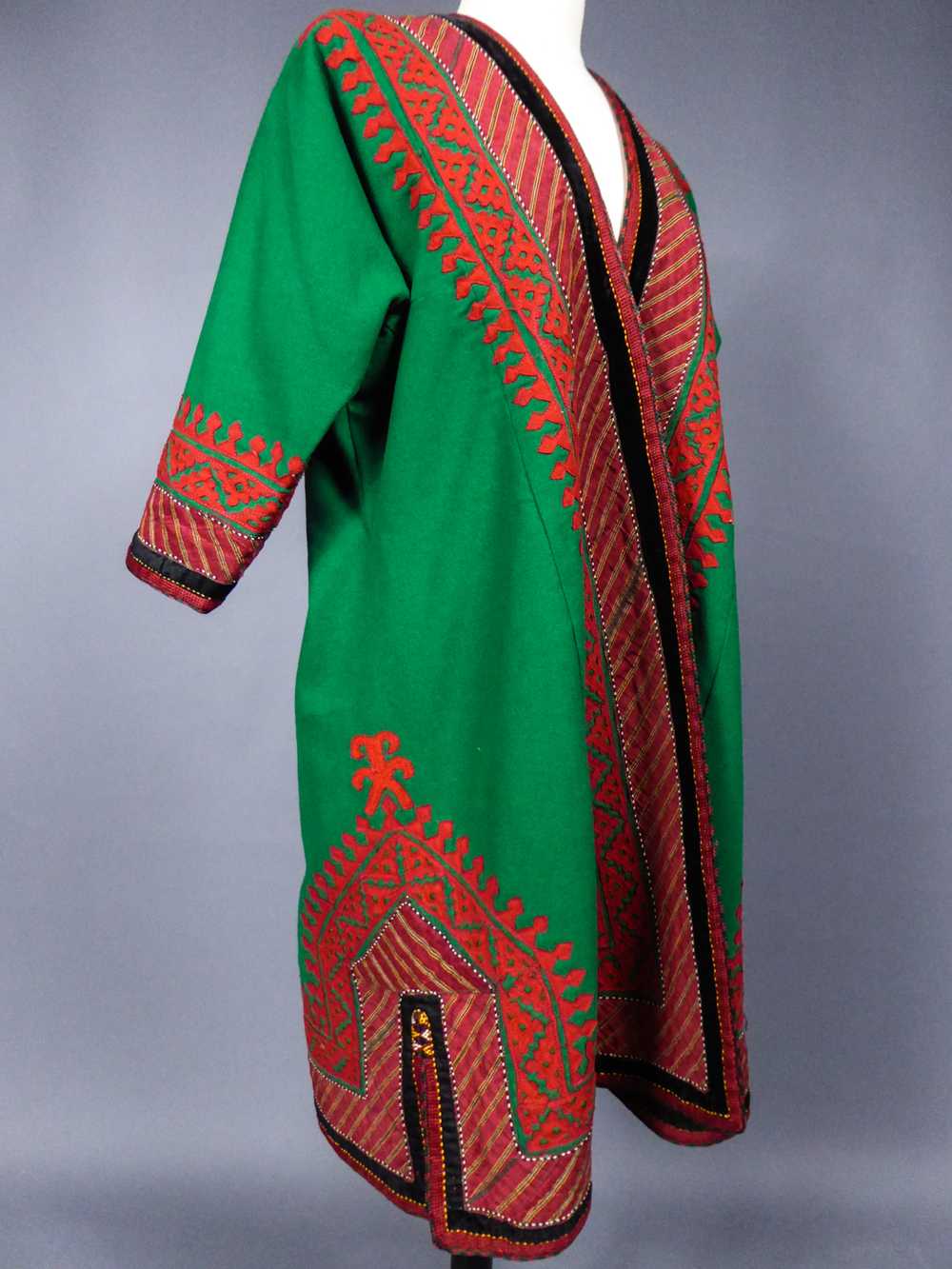 A Kaftan or Coat in Placed Wool - Turkmenistan Ci… - image 6