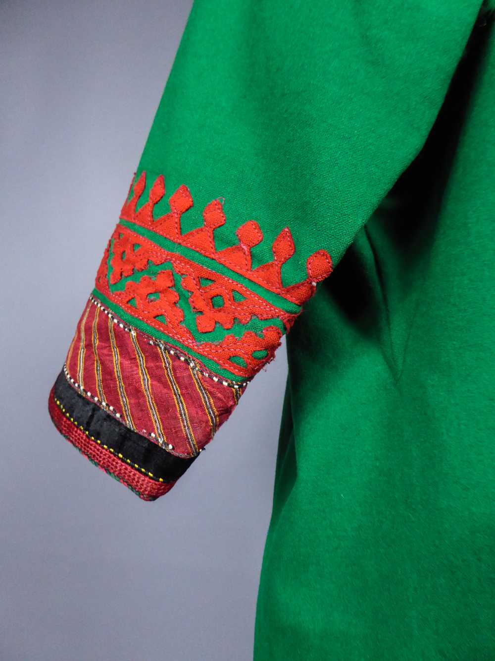 A Kaftan or Coat in Placed Wool - Turkmenistan Ci… - image 9