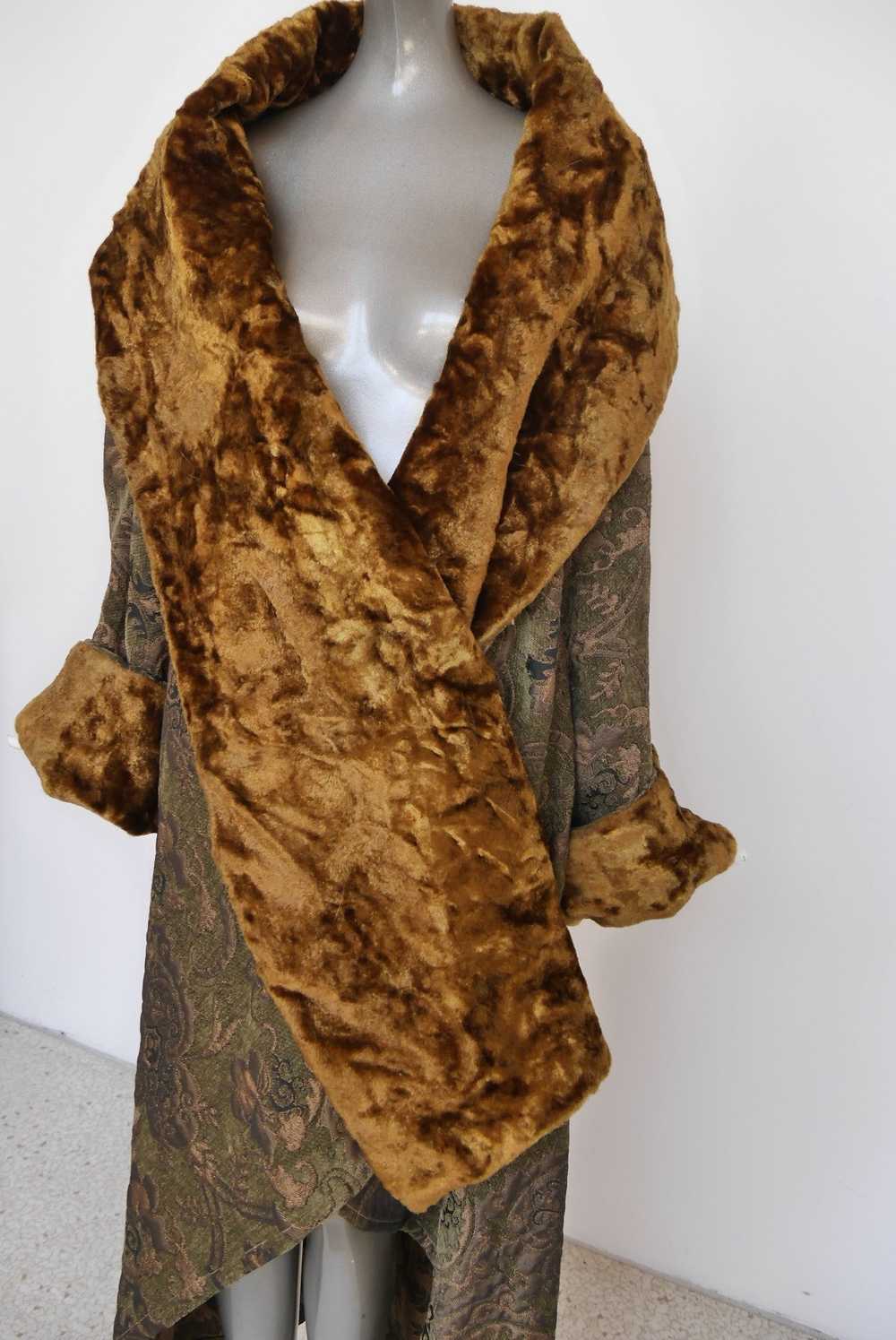 Fabulous 1920s inspired drop waist opera coat bro… - image 9