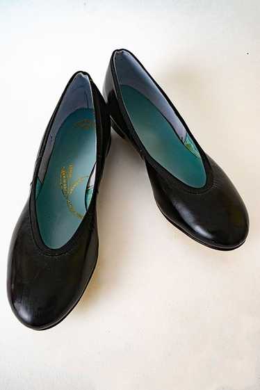 Glossy Unworn Low Heel Pumps