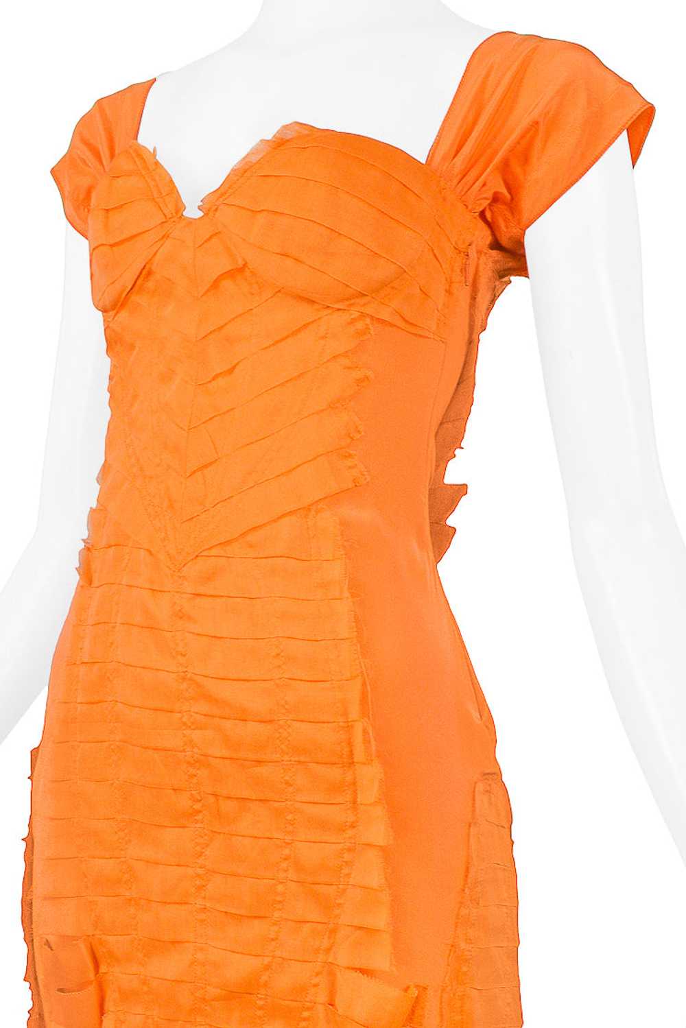 GUCCI BY TOM FORD ORANGE SILK COCKTAIL DRESS 2004 - image 6