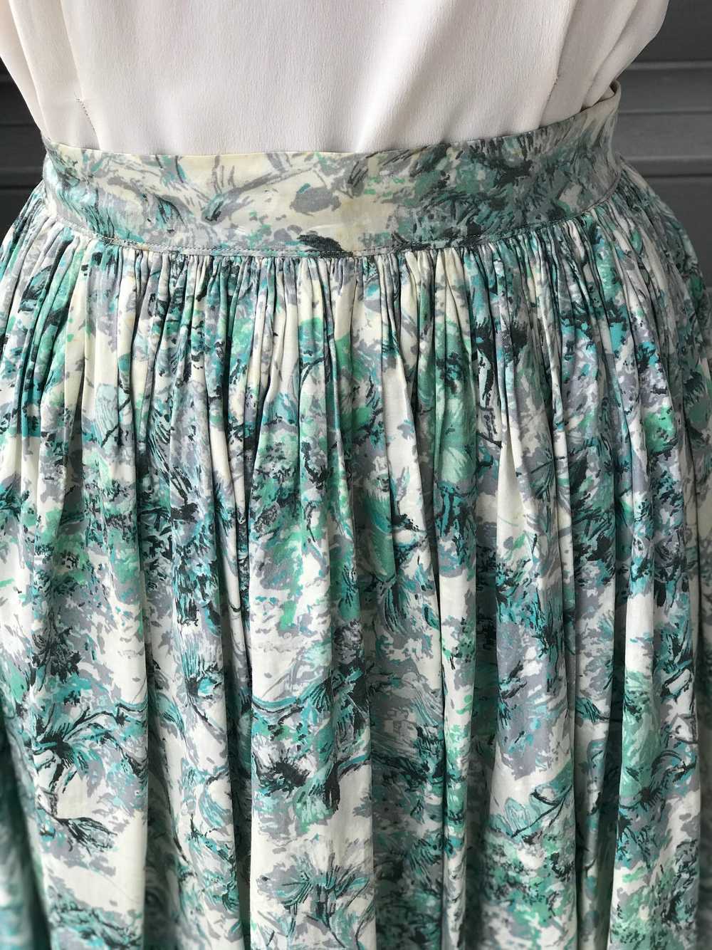 1950s Floral Skies Silky Full Skirt - image 5